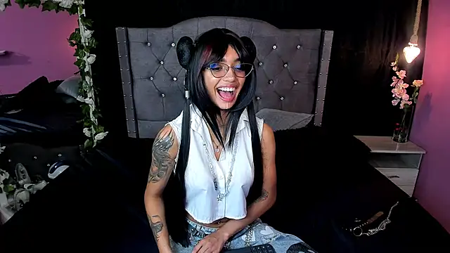 Snapshot of slutty_venus chatting on 03-02-25, 05:23 slutty venus online show from 03-02-25, 05:23