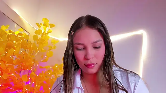 HaleyAmaya online show from 06-05-26, 01:01