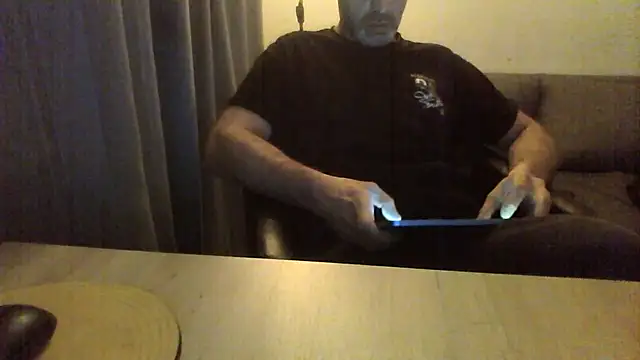 Snapshot of Avamereandmikel chatting on 12-16-24, 09:41 Avamereandmikel online show from 12-16-24, 09:41