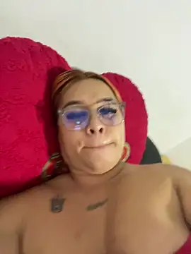 Snapshot of Dulce_smith_1 chatting on 09-09-25, 02:22 Dulce smith 1 online show from 09-09-25, 02:22