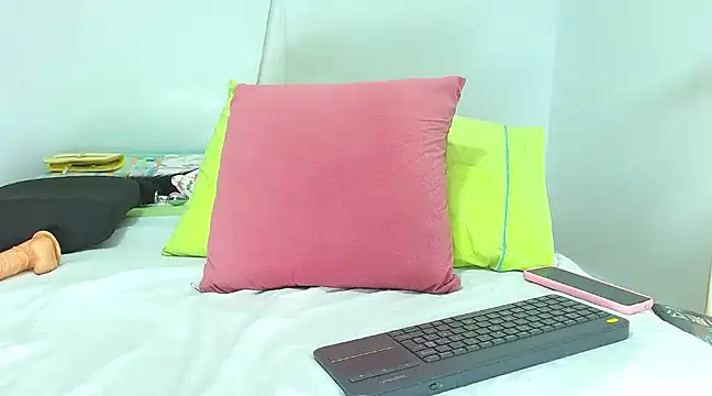 Snapshot of katerineleon chatting on 03-10-25, 12:18 katerineleon online show from 03-10-25, 12:18