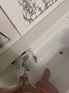 Snapshot of Loco42- chatting on 03-01-25, 09:04 Loco42- online show from 03-01-25, 09:04