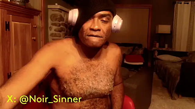 Snapshot of sinnernoir chatting on 10-25-25, 09:39 sinnernoir online show from 10-25-25, 09:39