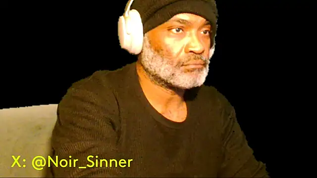 Snapshot of sinnernoir chatting on 11-25-25, 02:17 sinnernoir online show from 11-25-25, 02:17