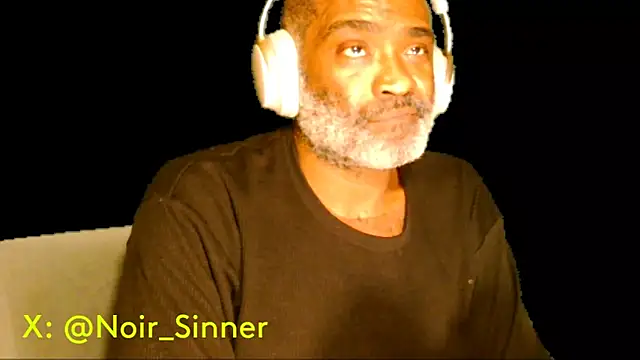 Snapshot of sinnernoir chatting on 11-28-25, 11:24 sinnernoir online show from 11-28-25, 11:24