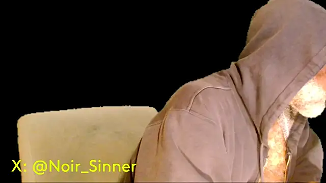 Snapshot of sinnernoir chatting on 12-04-25, 08:50 sinnernoir online show from 12-04-25, 08:50