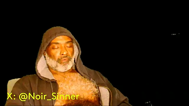 Snapshot of sinnernoir chatting on 12-05-25, 09:00 sinnernoir online show from 12-05-25, 09:00