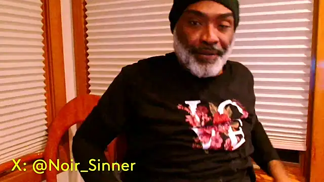 Snapshot of sinnernoir chatting on 12-19-25, 10:50 sinnernoir online show from 12-19-25, 10:50