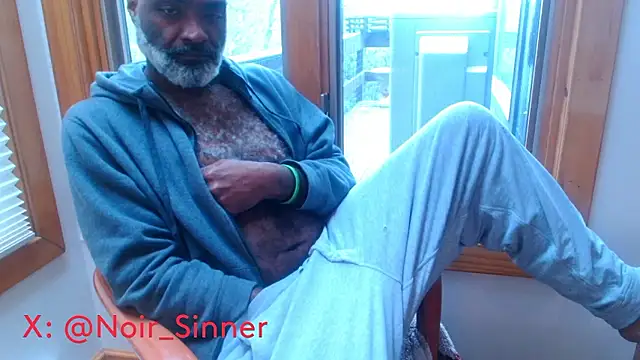 Snapshot of sinnernoir chatting on 01-10-26, 05:48 sinnernoir online show from 01-10-26, 05:48