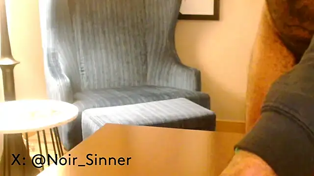 Snapshot of sinnernoir chatting on 02-15-26, 01:02 sinnernoir online show from 02-15-26, 01:02