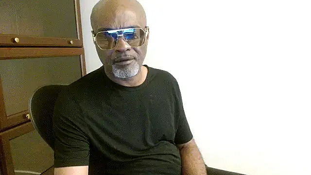 sinnernoir online show from 04-18-26, 01:42