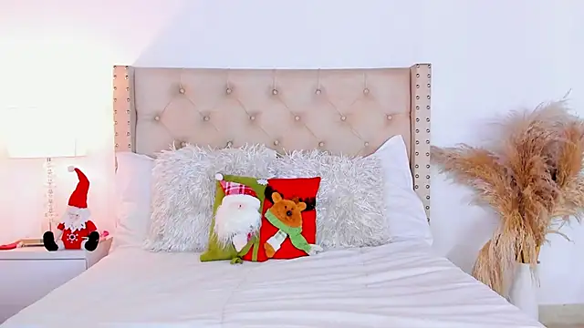 marilynrossy online show from 12-17-24, 03:06