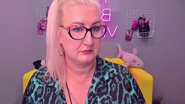 ChristyBrooks online show from 12-29-24, 03:57