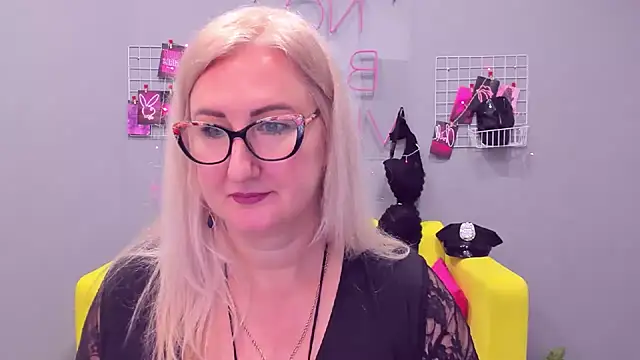 ChristyBrooks online show from 12-30-24, 04:40