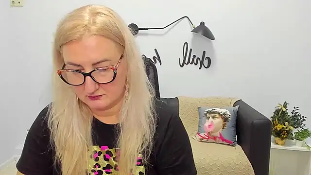 ChristyBrooks online show from 01-02-25, 07:07