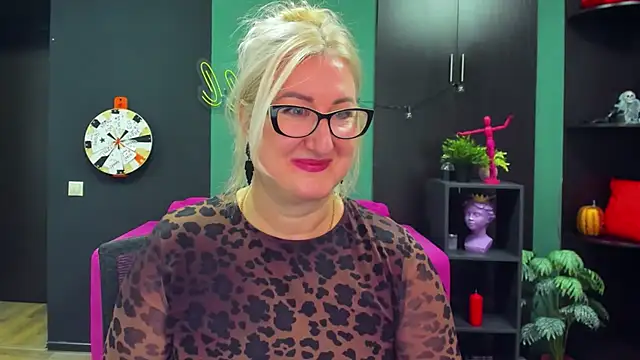 ChristyBrooks online show from 02-21-25, 09:43