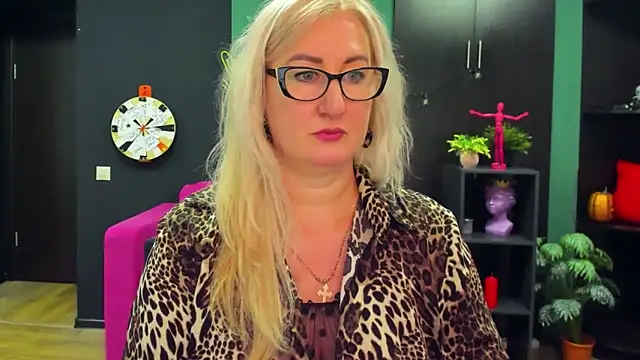 ChristyBrooks online show from 03-06-25, 04:17