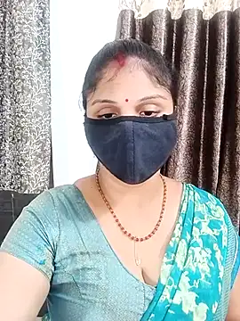 Snapshot of Cute-Aadhvita chatting on 06-18-26, 01:04 Cute-Aadhvita online show from 06-18-26, 01:04