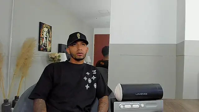 Snapshot of Robin_Rief chatting on 02-01-25, 03:52 Robin Rief online show from 02-01-25, 03:52