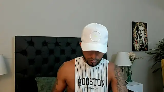 Snapshot of Robin_Rief chatting on 09-11-25, 03:28 Robin Rief online show from 09-11-25, 03:28