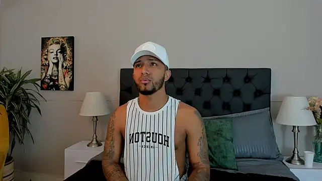 Snapshot of Robin_Rief chatting on 10-11-25, 03:28 Robin Rief online show from 10-11-25, 03:28