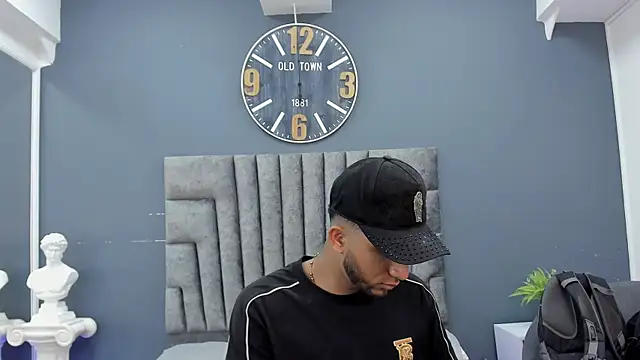 Robin Rief online show from 04-11-26, 07:29