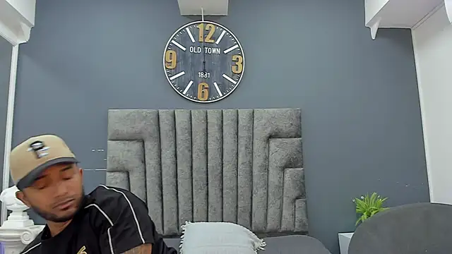 Robin Rief online show from 04-23-26, 07:49