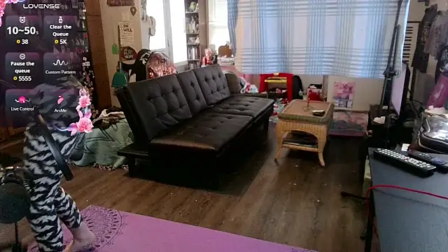  hellostormy  online show from 02-09-25, 09:28