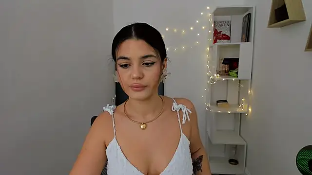 AlluringAriel online show from 03-04-25, 12:33