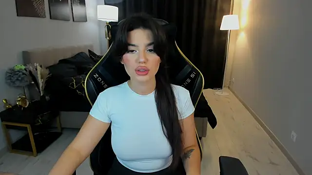 AlluringAriel online show from 09-21-25, 07:26