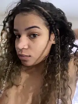 Snapshot of 1prettygem chatting on 12-21-24, 06:02 1prettygem online show from 12-21-24, 06:02