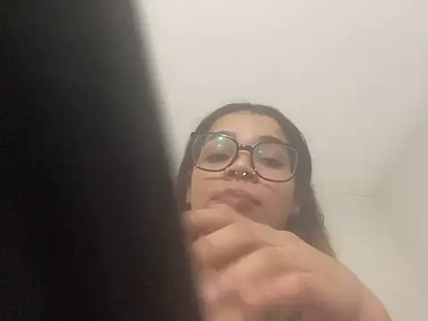 Snapshot of 1prettygem chatting on 01-27-25, 03:37 1prettygem online show from 01-27-25, 03:37