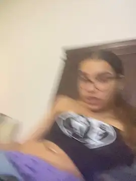 Snapshot of 1prettygem chatting on 02-05-25, 01:58 1prettygem online show from 02-05-25, 01:58