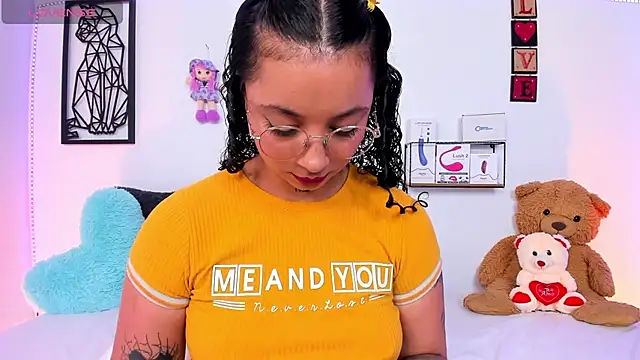 Mari Sweett online show from 01-18-25, 04:10