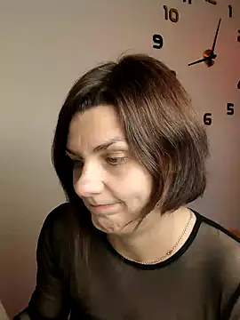 Snapshot of Magic__smile chatting on 12-17-24, 03:06 Magic smile online show from 12-17-24, 03:06