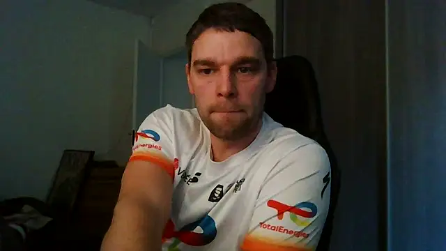 Snapshot of The_big_viking_ chatting on 12-25-24, 11:11 The big viking online show from 12-25-24, 11:11