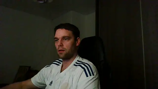 Snapshot of The_big_viking_ chatting on 12-27-24, 08:18 The big viking online show from 12-27-24, 08:18