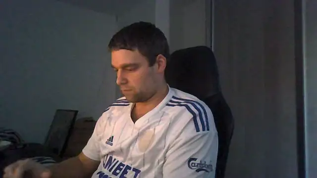 Snapshot of The_big_viking_ chatting on 01-04-25, 12:38 The big viking online show from 01-04-25, 12:38