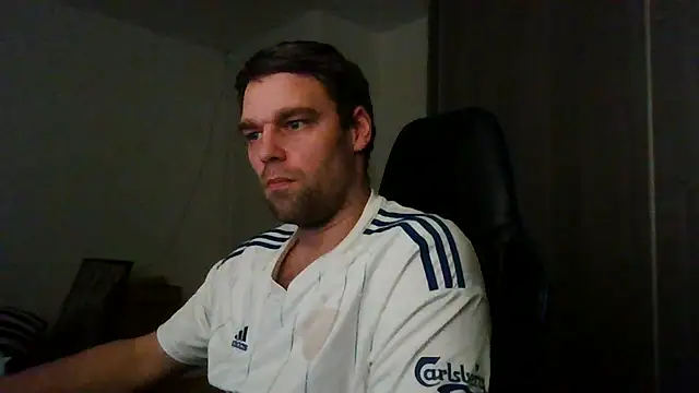 Snapshot of The_big_viking_ chatting on 01-08-25, 07:03 The big viking online show from 01-08-25, 07:03