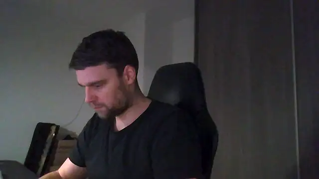 Snapshot of The_big_viking_ chatting on 02-08-25, 11:24 The big viking online show from 02-08-25, 11:24