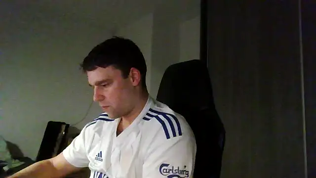 Snapshot of The_big_viking_ chatting on 02-12-25, 04:11 The big viking online show from 02-12-25, 04:11