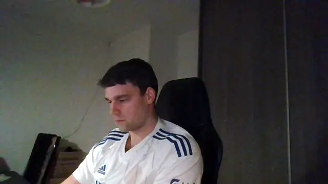 Snapshot of The_big_viking_ chatting on 02-12-25, 09:22 The big viking online show from 02-12-25, 09:22