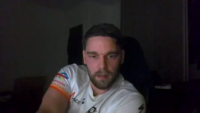 Snapshot of The_big_viking_ chatting on 10-29-25, 09:27 The big viking online show from 10-29-25, 09:27