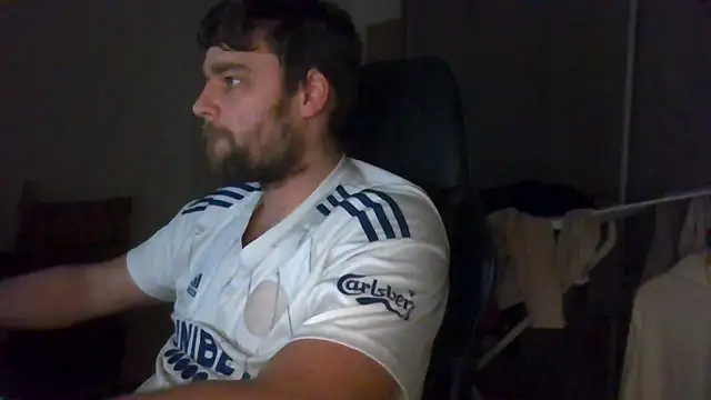 Snapshot of The_big_viking_ chatting on 12-05-25, 02:36 The big viking online show from 12-05-25, 02:36