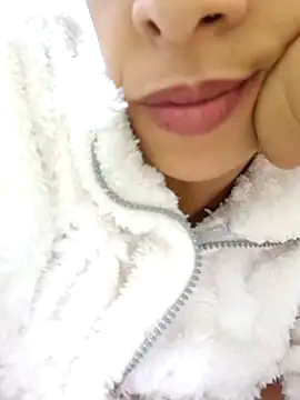 Snapshot of Linda-53 chatting on 01-10-25, 07:35 Linda-53 online show from 01-10-25, 07:35