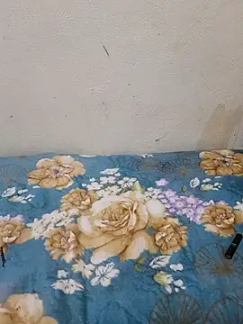 Snapshot of Linda-53 chatting on 02-12-25, 10:26 Linda-53 online show from 02-12-25, 10:26