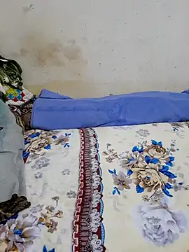 Snapshot of Linda-53 chatting on 04-01-26, 11:13 Linda-53 online show from 04-01-26, 11:13