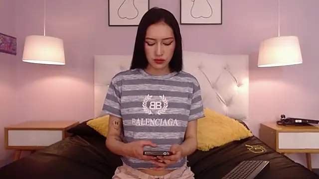 sara17  online show from 09-29-25, 08:24