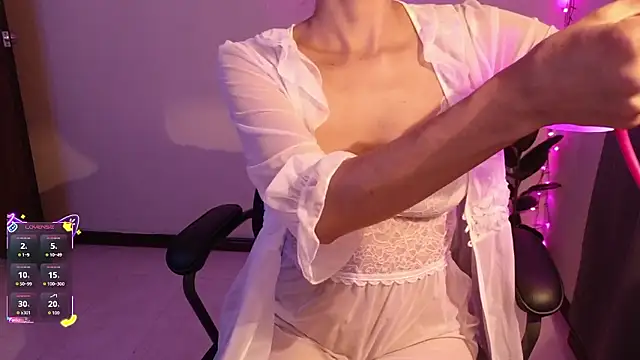 Snapshot of Lia_madame chatting on 01-12-26, 08:52 Lia madame online show from 01-12-26, 08:52