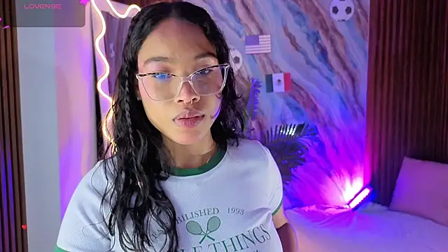 Snapshot of penelope_tay1 chatting on 07-04-26, 02:40 penelope tay1 online show from 07-04-26, 02:40